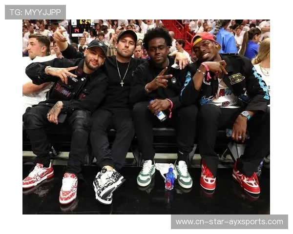 内马尔晒与歌手合影，粉丝炸裂：这关系不简单